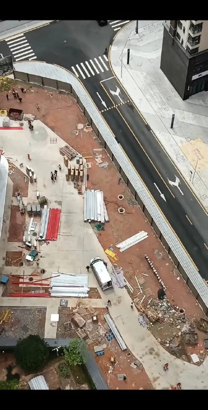 8.11 深圳 工地吵架，自己 #跳楼8.11 深圳 工地吵架，自己 #跳楼