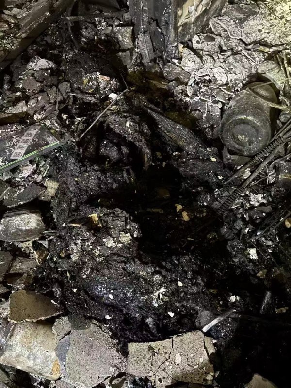 消防 及 警方 进入 #火灾 遗址 搜证 #尸体#火灾 #恐怖 香港 🇭🇰 大火 #事件 #后续#香港 #火灾 大火 最新遇难人数公布遇难者 增至151人警方 哽咽 介绍搜救进展