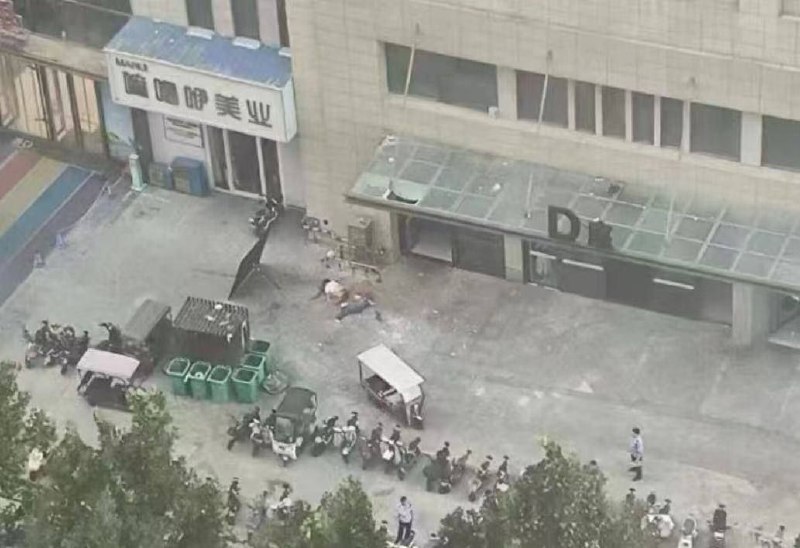 #跳楼 #慎点9.8日濮阳恒丰跳楼 断开两截#跳楼 #慎点9.8日濮阳恒丰跳楼 断开两截