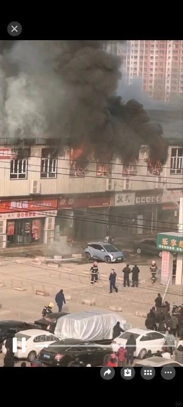 石家庄正太里大火， 一人受伤#火灾石家庄正太里大火， 一人受伤#火灾