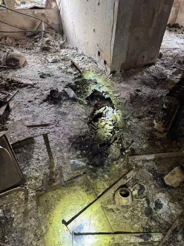 消防 及 警方 进入 #火灾 遗址 搜证 #尸体#火灾 #恐怖 香港 🇭🇰 大火 #事件 #后续#香港 #火灾 大火 最新遇难人数公布遇难者 增至151人警方 哽咽 介绍搜救进展