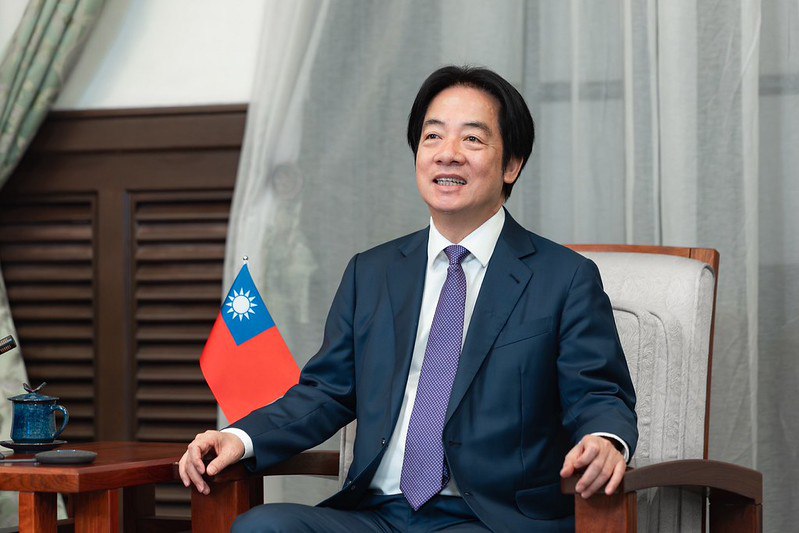赖清德 接受纽约时报专栏采访，称中国目前的经济的确非常不好，习近平主席应该要考虑的，不是如何扩张领土，而是要思考如何把中国人民照顾得更好
