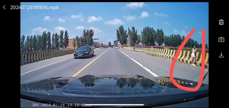 7.26河南鹤壁市浚县新镇大桥，14岁小女孩跳河，打捞了一天一夜没找到 #跳河7.26河南鹤壁市浚县新镇大桥，14岁小女孩跳河，打捞了一天一夜没找到 #跳河